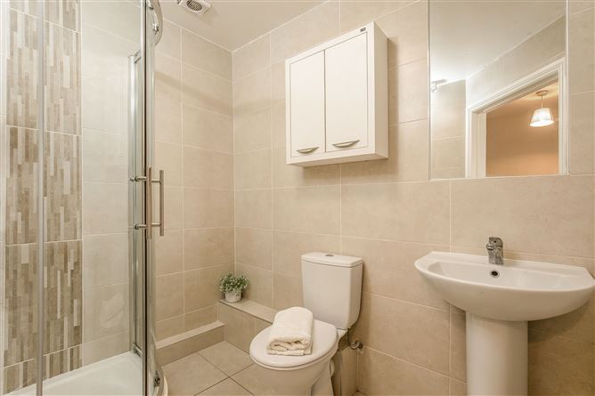 Apt 100 The Fir, Winter Garden Pearse Street, Grand Canal Dk,   Dublin 2