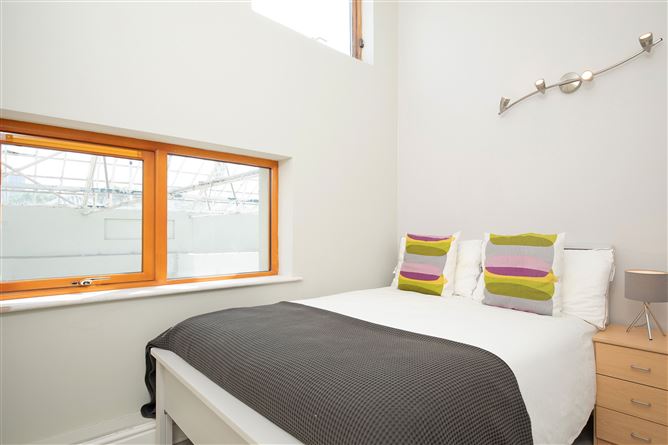 Apt 100 The Fir, Winter Garden Pearse Street, Grand Canal Dk,   Dublin 2