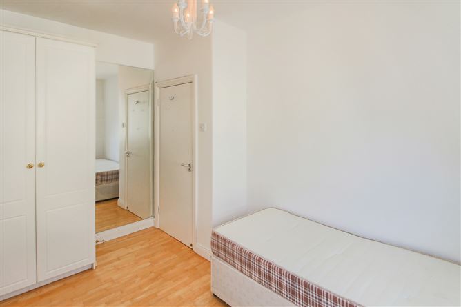 16 Marymount, Carrick-On-Shannon, Co. Leitrim