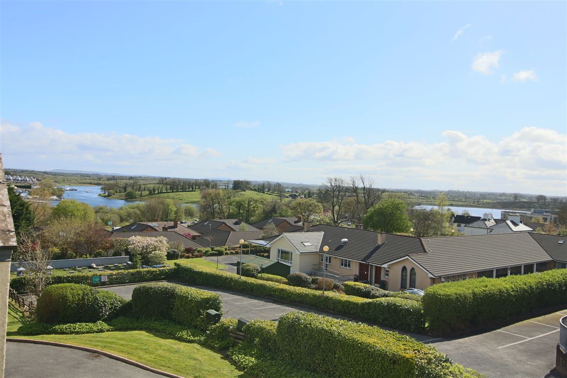 16 Marymount, Carrick-On-Shannon, Co. Leitrim