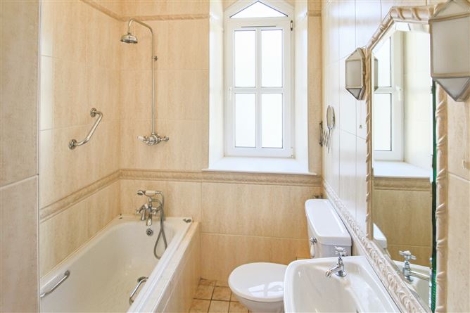 16 Marymount, Carrick-On-Shannon, Co. Leitrim