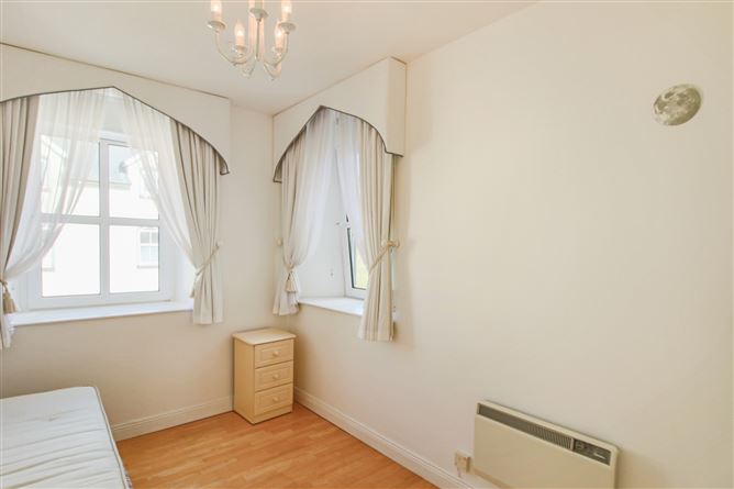 16 Marymount, Carrick-On-Shannon, Co. Leitrim