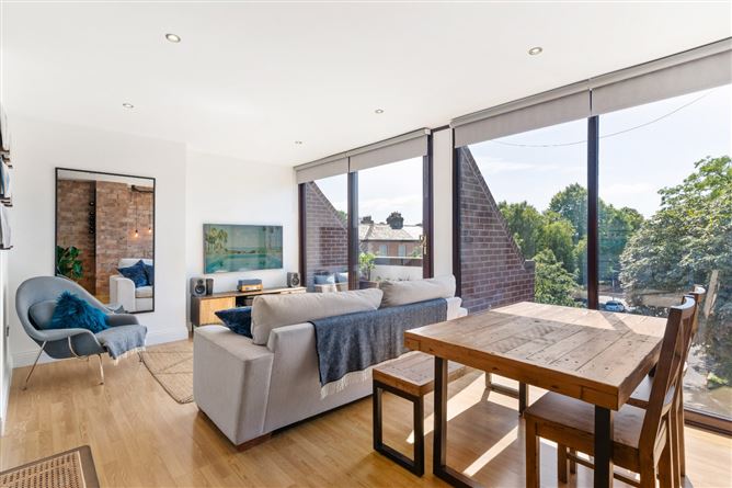 https://photos-a.propertyimages.ie/media/6/1/1/4943116/80bcf332-75d4-44e8-a9d8-57011663383b_l.jpg