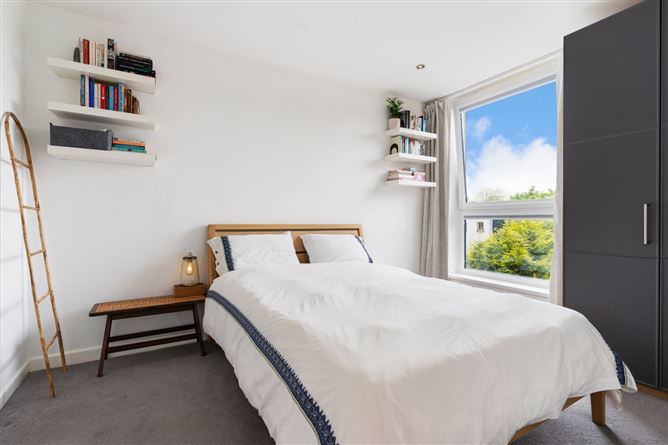 https://photos-a.propertyimages.ie/media/6/1/1/4943116/80bcf332-75d4-44e8-a9d8-57011663383b_l.jpg