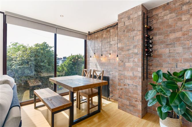 https://photos-a.propertyimages.ie/media/6/1/1/4943116/80bcf332-75d4-44e8-a9d8-57011663383b_l.jpg