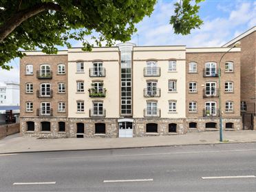 Main image of Apartment 13 Manor Hall