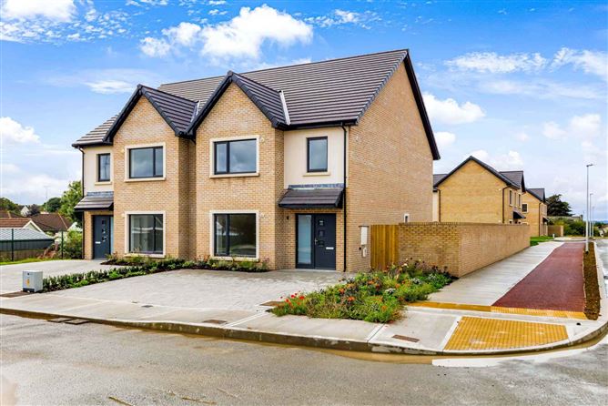 Photo 1 of 33 — 3 Bed Semi Detached, Bridgegate, Ardee, Co. Louth