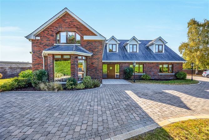 https://photos-a.propertyimages.ie/media/6/1/2/4911216/0fcb6c3a-2fd3-4ff7-af5d-9eaa7d9412a3_l.jpg