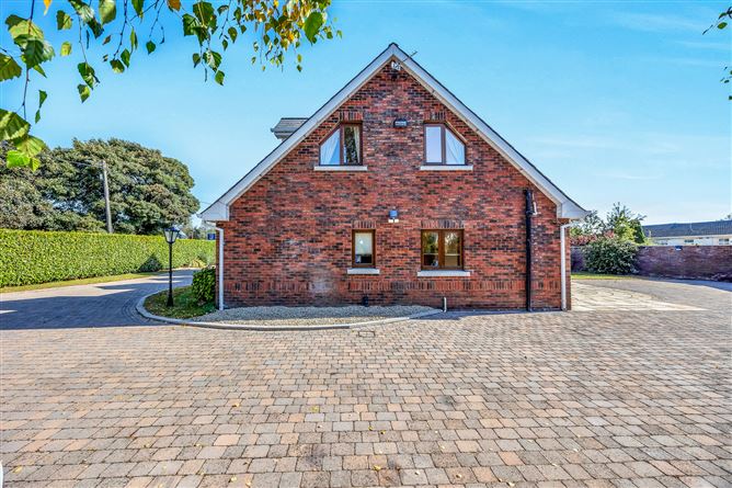https://photos-a.propertyimages.ie/media/6/1/2/4911216/0fcb6c3a-2fd3-4ff7-af5d-9eaa7d9412a3_l.jpg
