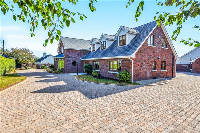 https://photos-a.propertyimages.ie/media/6/1/2/4911216/0fcb6c3a-2fd3-4ff7-af5d-9eaa7d9412a3_l.jpg