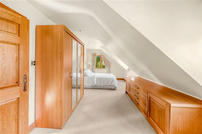 https://photos-a.propertyimages.ie/media/6/1/2/4911216/0fcb6c3a-2fd3-4ff7-af5d-9eaa7d9412a3_l.jpg