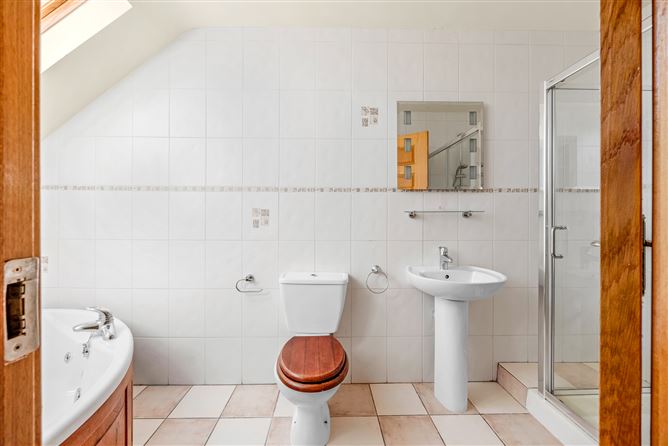 https://photos-a.propertyimages.ie/media/6/1/2/4911216/0fcb6c3a-2fd3-4ff7-af5d-9eaa7d9412a3_l.jpg