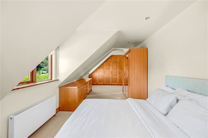 https://photos-a.propertyimages.ie/media/6/1/2/4911216/0fcb6c3a-2fd3-4ff7-af5d-9eaa7d9412a3_l.jpg