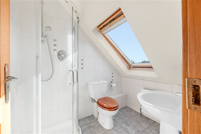 https://photos-a.propertyimages.ie/media/6/1/2/4911216/0fcb6c3a-2fd3-4ff7-af5d-9eaa7d9412a3_l.jpg