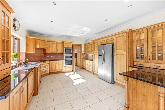 https://photos-a.propertyimages.ie/media/6/1/2/4911216/0fcb6c3a-2fd3-4ff7-af5d-9eaa7d9412a3_l.jpg