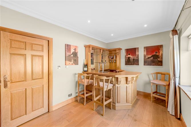 https://photos-a.propertyimages.ie/media/6/1/2/4911216/0fcb6c3a-2fd3-4ff7-af5d-9eaa7d9412a3_l.jpg
