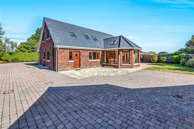 https://photos-a.propertyimages.ie/media/6/1/2/4911216/0fcb6c3a-2fd3-4ff7-af5d-9eaa7d9412a3_l.jpg