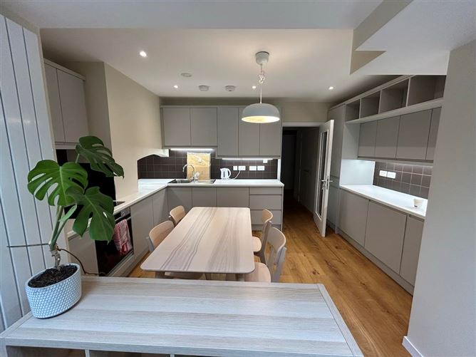 https://photos-a.propertyimages.ie/media/6/1/3/4953316/3ffdbede-a096-4103-901c-1da4cd4fc890_l.jpg