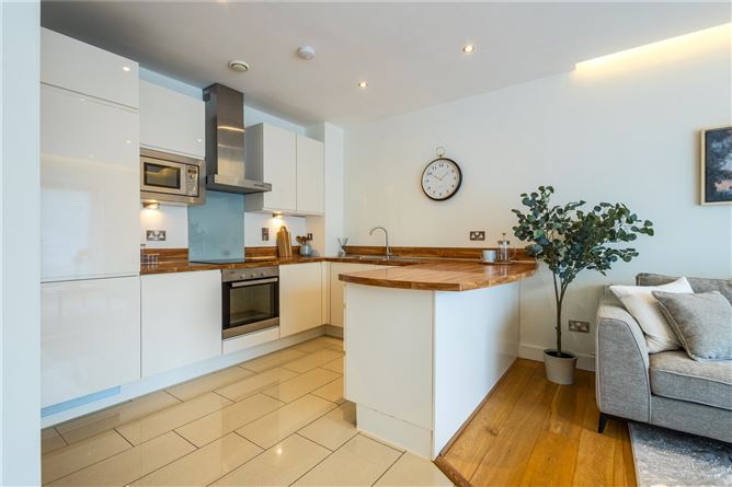 https://photos-a.propertyimages.ie/media/6/1/4/5007416/590077f9-205e-40b8-89b1-93e8e9ac0cf4_l.jpg