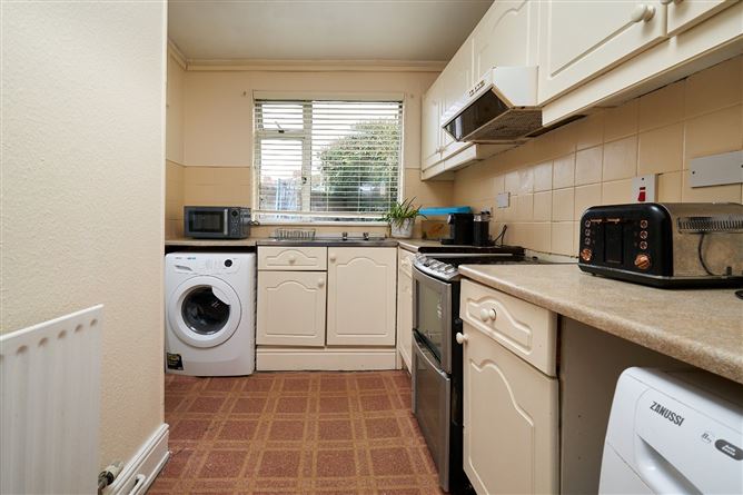 2 Mulroy Road, Cabra, Dublin 7