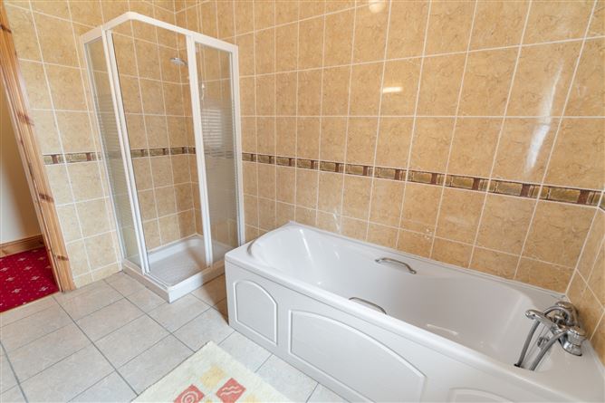 18 Westbury, Mayfield, Claremorris, Co. Mayo