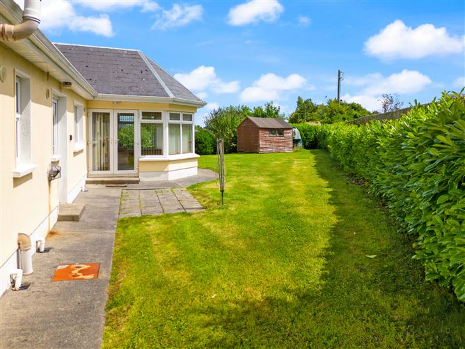 18 Westbury, Mayfield, Claremorris, Co. Mayo