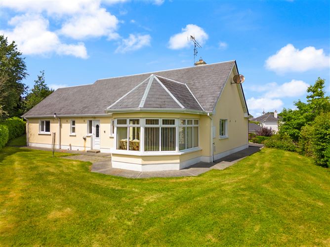 18 Westbury, Mayfield, Claremorris, Co. Mayo