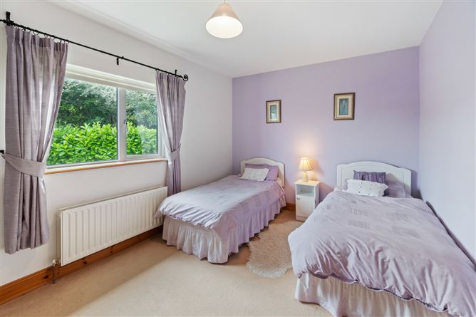 18 Westbury, Mayfield, Claremorris, Co. Mayo