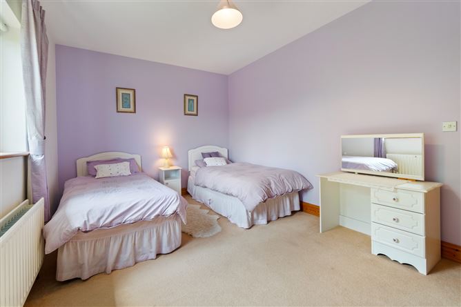 18 Westbury, Mayfield, Claremorris, Co. Mayo