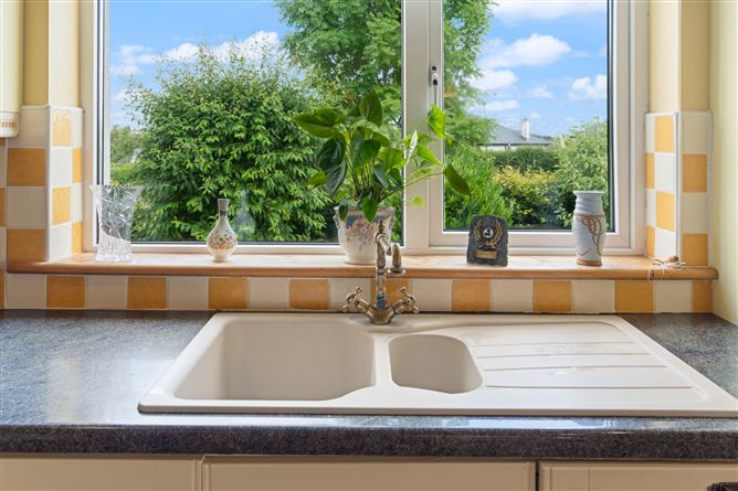 18 Westbury, Mayfield, Claremorris, Co. Mayo