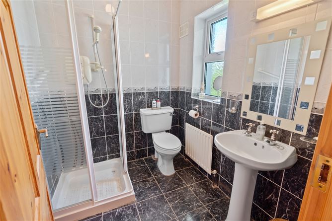 18 Westbury, Mayfield, Claremorris, Co. Mayo