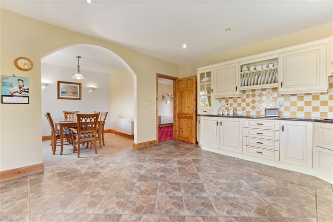 18 Westbury, Mayfield, Claremorris, Co. Mayo