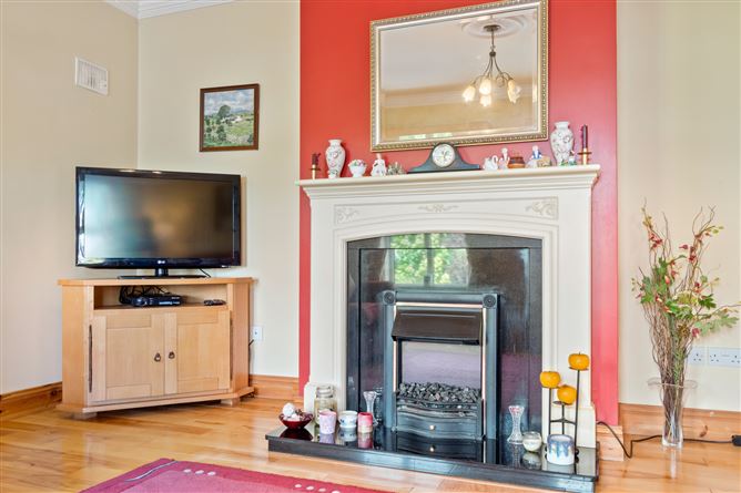 18 Westbury, Mayfield, Claremorris, Co. Mayo