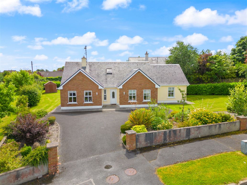 18 Westbury, Mayfield, Claremorris, Co. Mayo