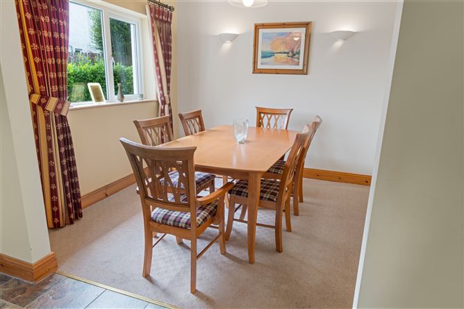 18 Westbury, Mayfield, Claremorris, Co. Mayo