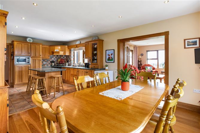 https://photos-a.propertyimages.ie/media/6/1/5/5013516/125f3db4-018f-4295-9c89-90f3cc9427b6_l.jpg
