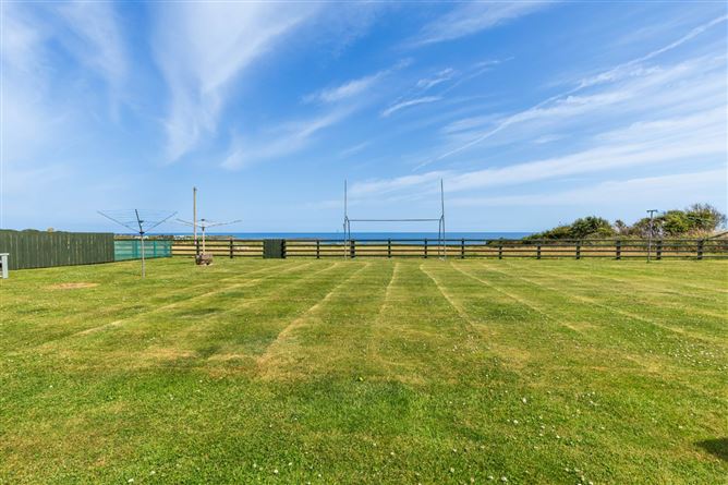 https://photos-a.propertyimages.ie/media/6/1/5/5013516/125f3db4-018f-4295-9c89-90f3cc9427b6_l.jpg
