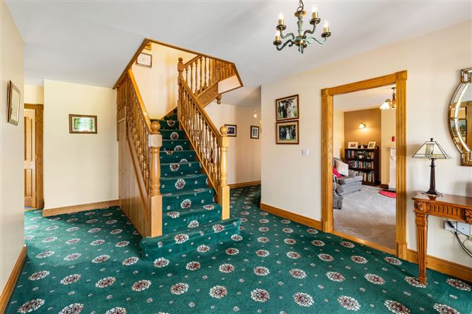 https://photos-a.propertyimages.ie/media/6/1/5/5013516/125f3db4-018f-4295-9c89-90f3cc9427b6_l.jpg