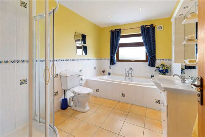 https://photos-a.propertyimages.ie/media/6/1/5/5013516/125f3db4-018f-4295-9c89-90f3cc9427b6_l.jpg