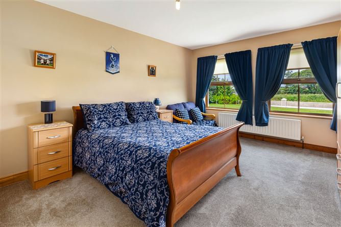 https://photos-a.propertyimages.ie/media/6/1/5/5013516/125f3db4-018f-4295-9c89-90f3cc9427b6_l.jpg