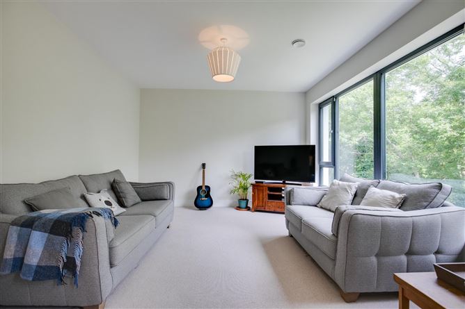 10 Struan Glen, Enniskerry Road, Kilternan, Dublin 18