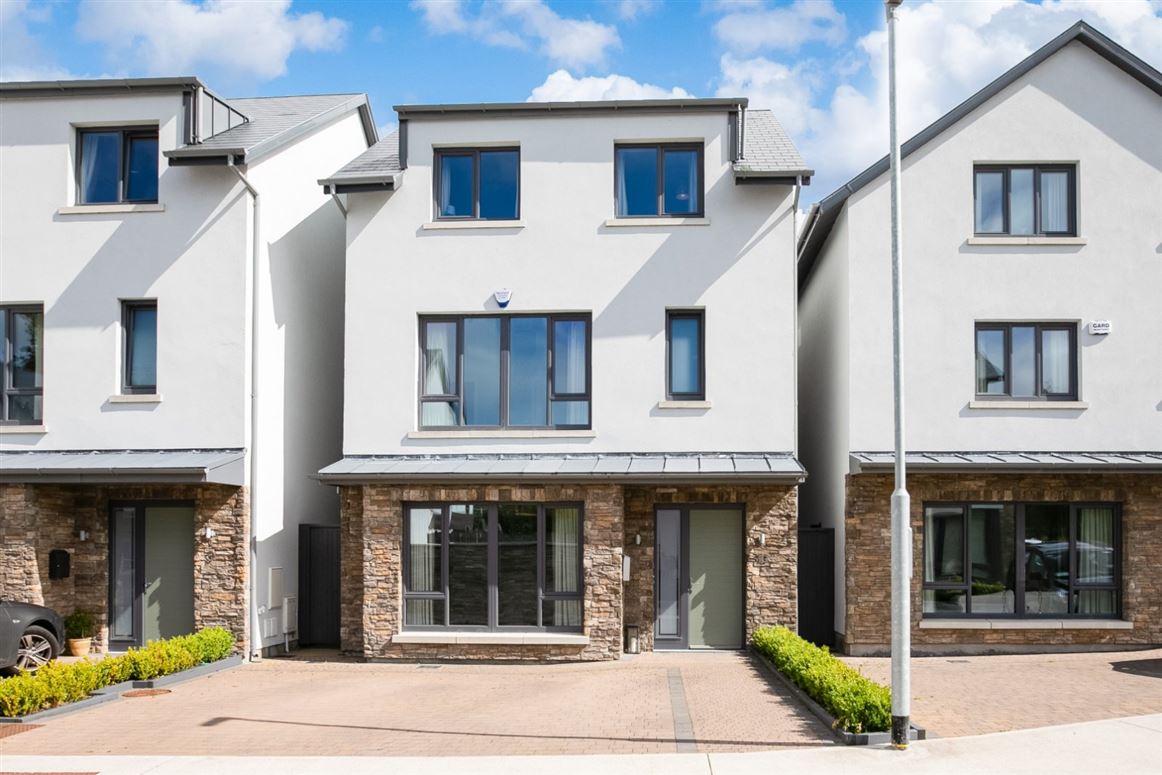 10 Struan Glen, Enniskerry Road, Kilternan, Dublin 18