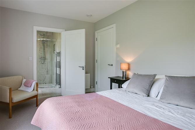 10 Struan Glen, Enniskerry Road, Kilternan, Dublin 18