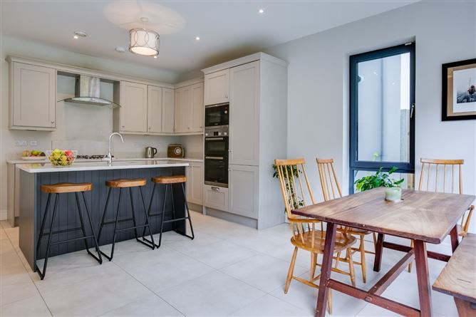 10 Struan Glen, Enniskerry Road, Kilternan, Dublin 18