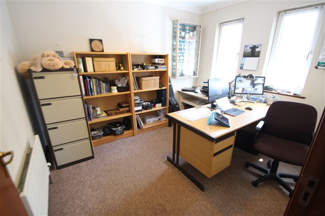 1 The Lackens, Point Road , Crosshaven, Cork