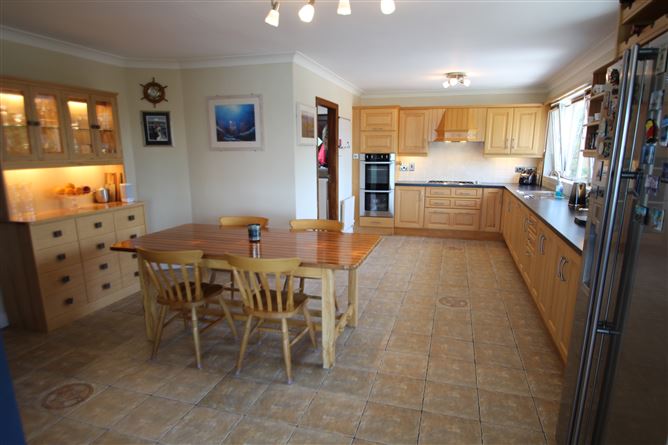 1 The Lackens, Point Road , Crosshaven, Cork