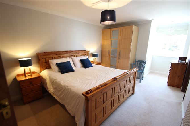 1 The Lackens, Point Road , Crosshaven, Cork