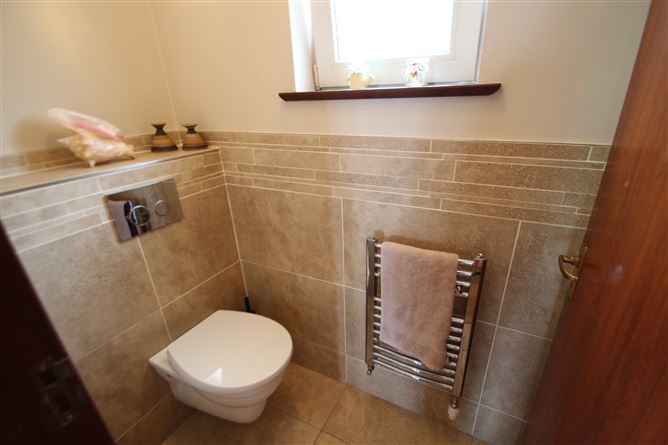 1 The Lackens, Point Road , Crosshaven, Cork