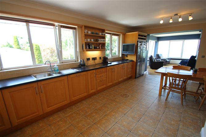 1 The Lackens, Point Road , Crosshaven, Cork