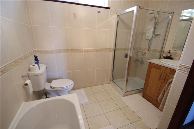 1 The Lackens, Point Road , Crosshaven, Cork